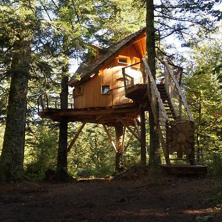 Cabanes Des Volcans La Tour-dʼAuvergne Exterior foto