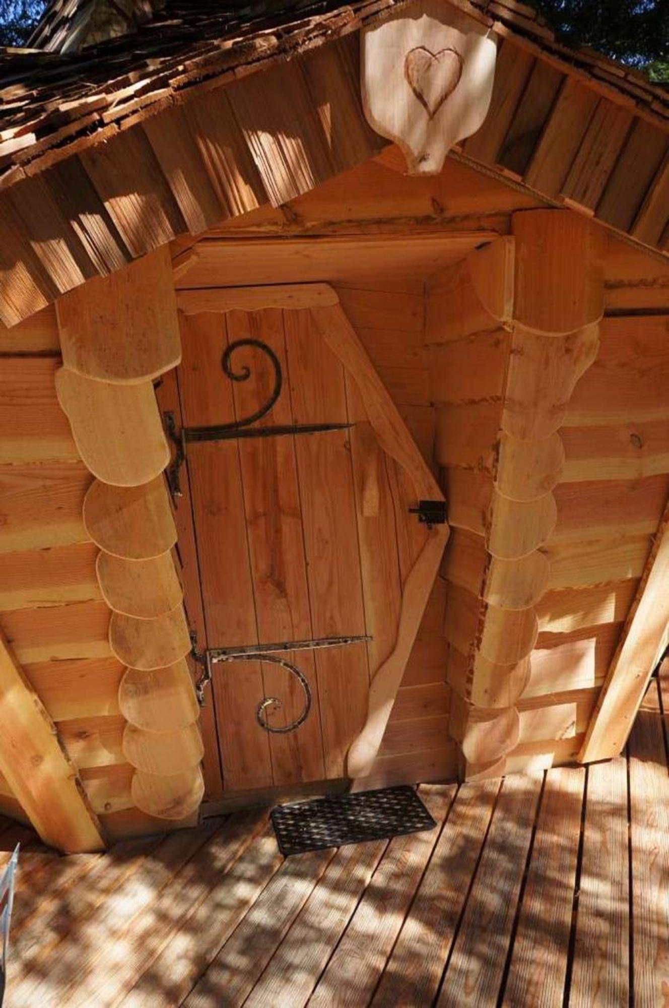 Cabanes Des Volcans La Tour-dʼAuvergne Habitación foto