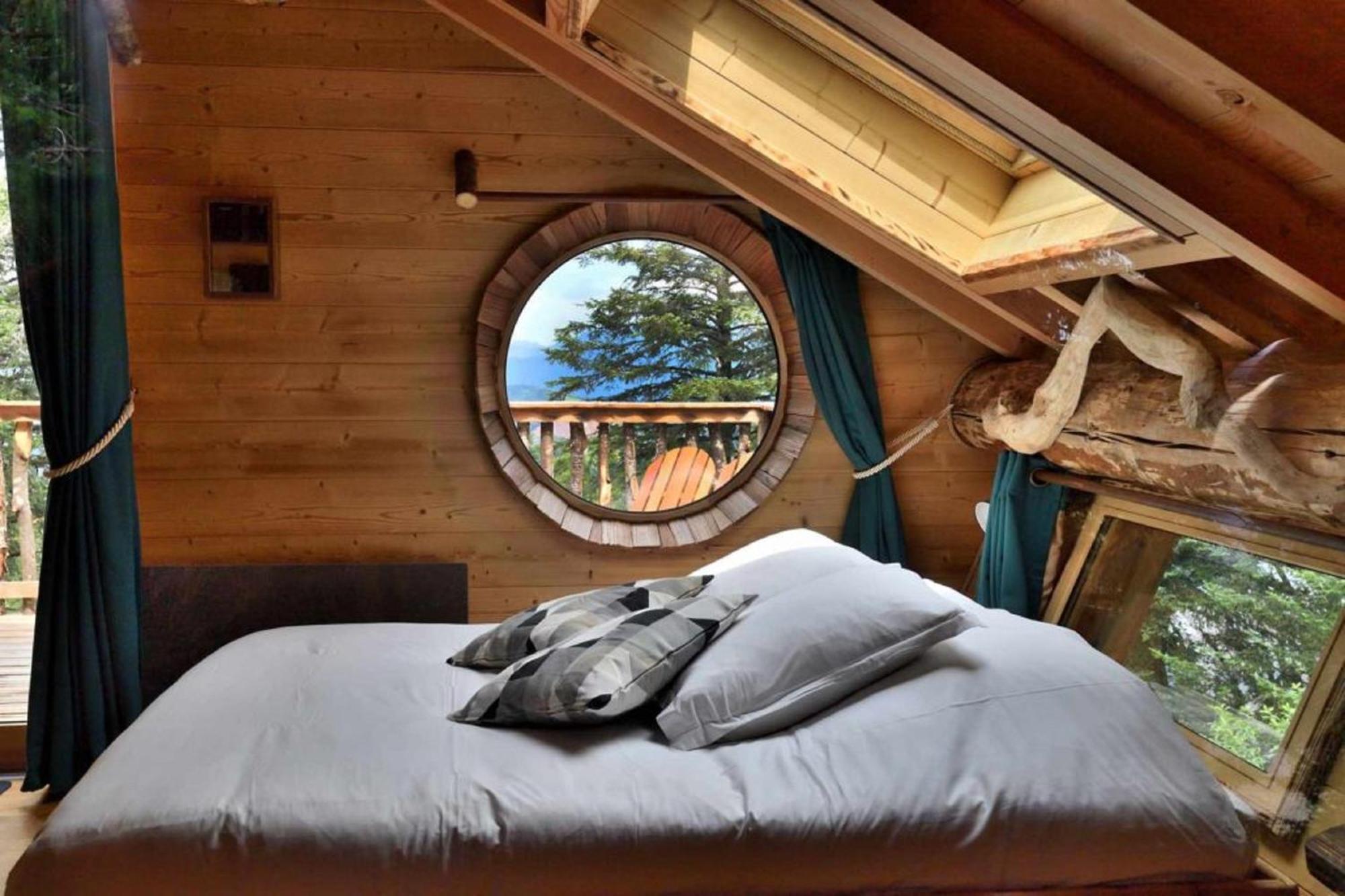 Cabanes Des Volcans La Tour-dʼAuvergne Habitación foto